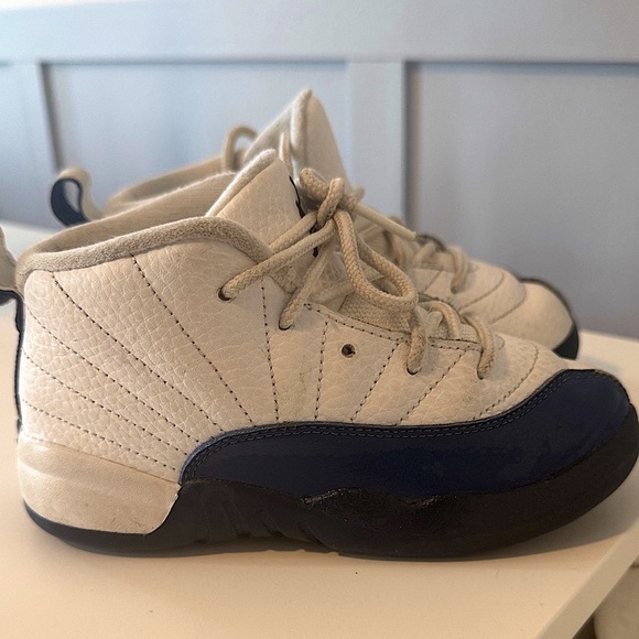 Retro Jordan 12  White and Blue Sneakers - 10c - Picture 1 of 5